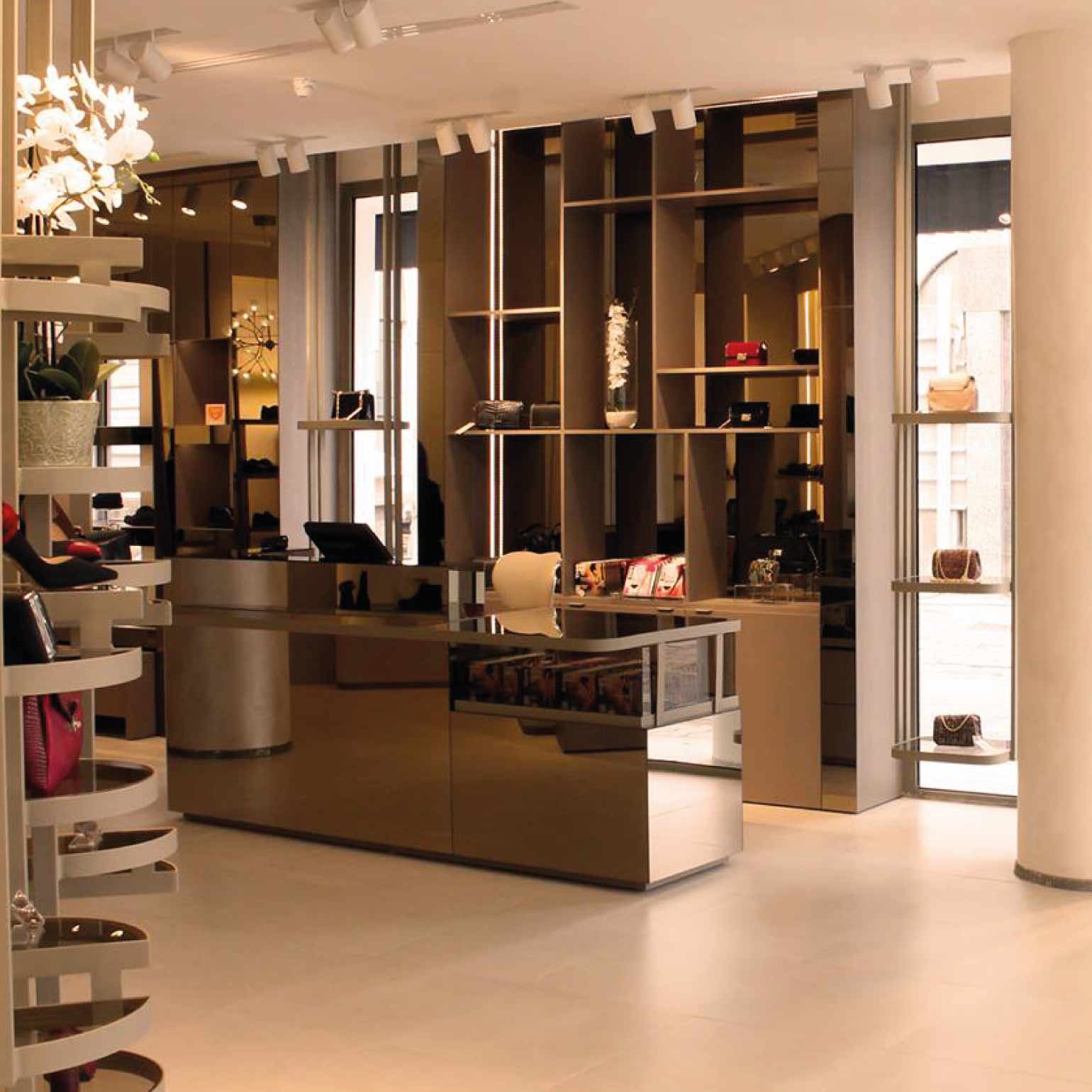 solutions stands, solutions agencement, communication visuelle, branding espace Agencement et Événementiel Stands PLV et Présentoirs Façades et Enseignes Structures préfabriquées