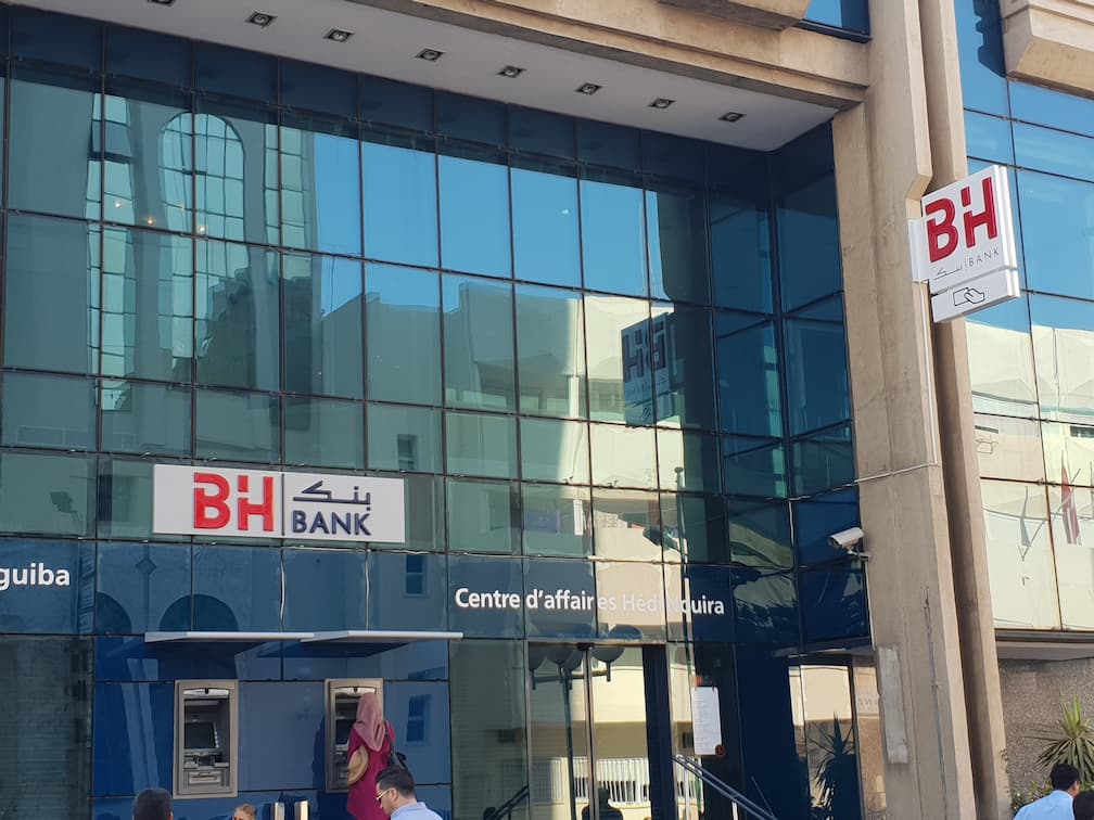 BH Bank Publicom enseigne lumineuse tunisie, signalétique commerciale, habillage façade magasin